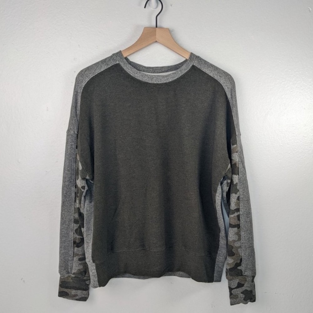 Sundry dark green and grey camo